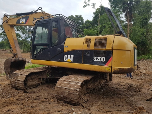 ขายรถแบคโฮ CAT 320 D JAPAN เอกสารเล่ม ไมล์ 13308 ชม.ราคา 1350000