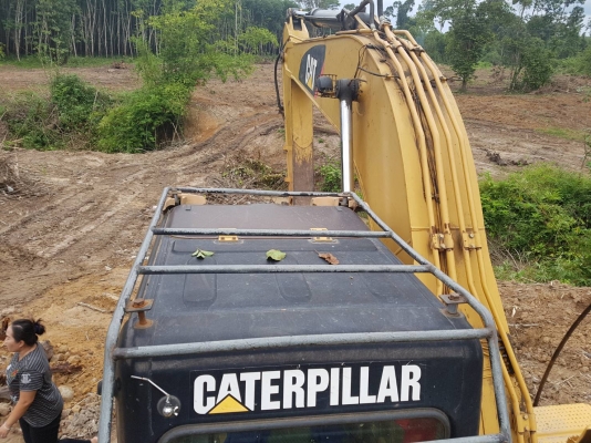 ขายรถแบคโฮ CAT 320 D JAPAN เอกสารเล่ม ไมล์ 13308 ชม.ราคา 1350000