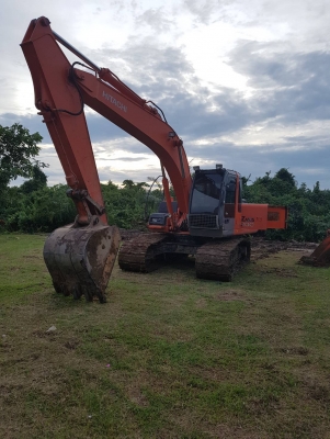 ขายรถแบคโฮ HITACHI ZX200-1 เอกสารเล่ม ไมล์ 7761 ชม.ราคา 1550000