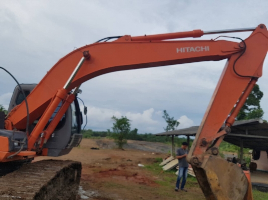 ขายรถแบคโฮ HITACHI ZX200-1 เอกสารเล่ม ไมล์ 7761 ชม.ราคา 1550000
