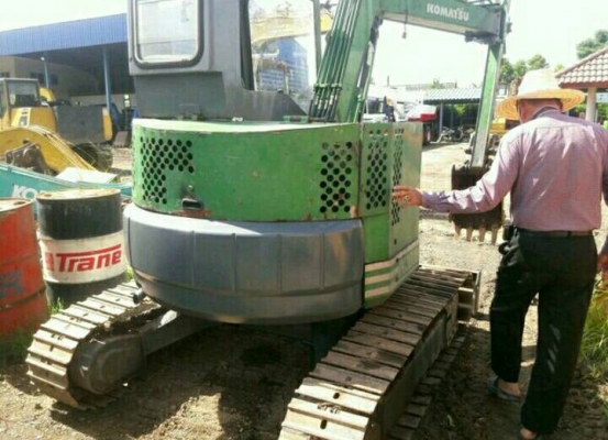 ขาย!! >>> Komatsu Pc38UU พร้อมใช้งาน คอนโทรนน้ำมัน 290,000 บาท <<< เบอร์ติดต่อ 098-7155789 086-4631102
