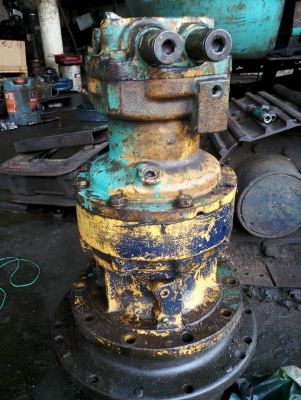 ขายแยกชิ้นส่วนมอเตอร์สวิง sumitomo. F2  265 เก่าใน