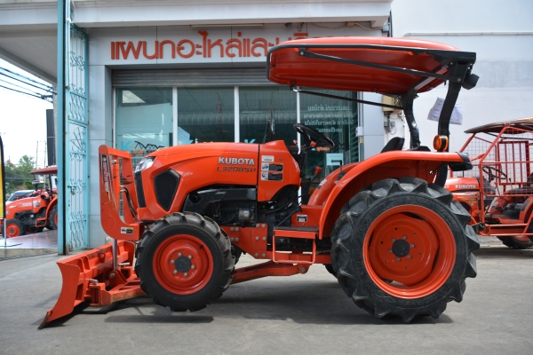 ขายรถแทรกเตอร์รุ่นL3208SP+ใบมีดหน้า+ผาน สามารถผ่อนได้  ดาวน์ได้