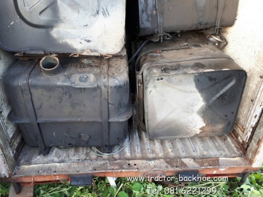 ถังน้ำมัน เก่าญี่ปุ่น สำหรับติดรถบรรทุก มีมาอีกตู้นึงเต็มๆครับ สนใจมาเลือกกันครับ ราคา 3,500 - 4,800 บาท