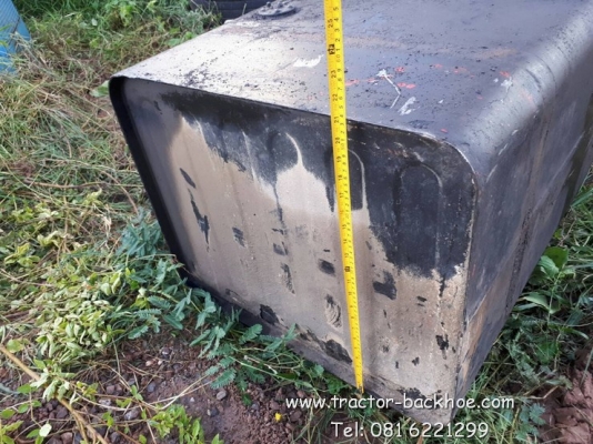 ถังน้ำมัน เก่าญี่ปุ่น สำหรับติดรถบรรทุก มีมาอีกตู้นึงเต็มๆครับ สนใจมาเลือกกันครับ ราคา 3,500 - 4,800 บาท