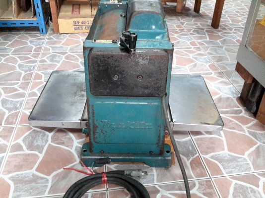 เครื่องรีดไม้ makita 2012