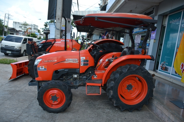 ขายรถแทรกเตอร์รุ่นL3208SP+FD143D สามารถผ่อนได้ ดาวน์ได้