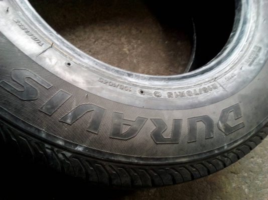 215/70R15 BRIDGESTONE DURAVIS R611 ปี15 มี 1 เส้น 700 บาท โทร.081-427-3941 215/70R15 BRIDGESTONE DURAVIS R611 ปี15 มี 1 เส้น 700 บาท โทร.081-427-3941
