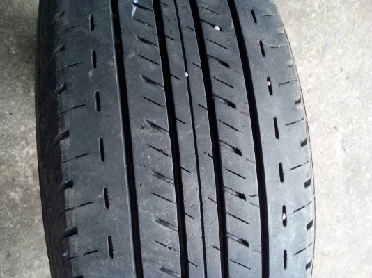 215/70R15 BRIDGESTONE DURAVIS R611 ปี15 มี 1 เส้น 700 บาท โทร.081-427-3941 215/70R15 BRIDGESTONE DURAVIS R611 ปี15 มี 1 เส้น 700 บาท โทร.081-427-3941