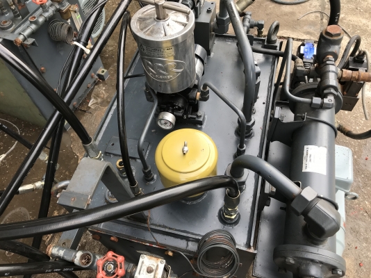ขายชุดปั้มน้ำมันไฮโดรลิคหัวปั้ม 2ตอน Yuken ขนาด 10HP. 380V Made in Japan ทั้งชุด สภาพสวยมาก วาล์วคอนโทรล 24VDC 3ชุด พร้อมอุปกรณ์ครบ พร้อมใช้งาน