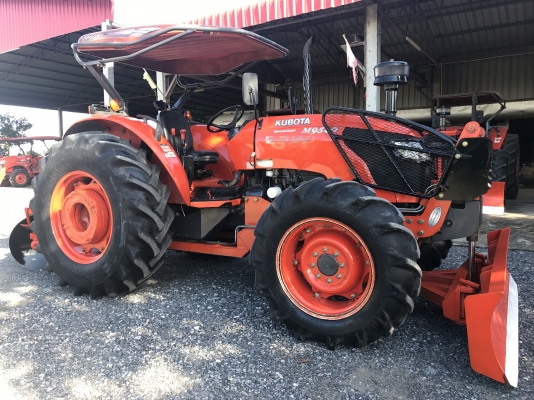 ขายรถไถคูโบต้า M9540 สภาพสวย  ทุกระบบสมบูรณ์พร้อมใช้งรถทำงาน 1,550 ชั่วโมง อุปกรณ์  ใบมีดหน้าและผาน7 ราคา 868,000 บาท  สนใจต่อรองได้ค่ะ โทร 081-9136451 คุณโบว์ ขอดูรูปเพิ่มเติม line:Bow6451 ค่ะ