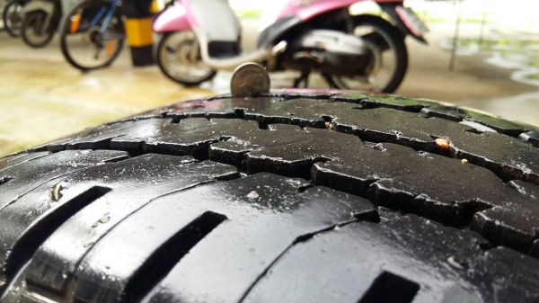 ขายยางมิชลินxcdขอบ14ยางปี15 พร้อมกะทะบรรทุก ขายยางมิชลินxcdขอบ14ยางปี15 พร้อมกะทะบรรทุก