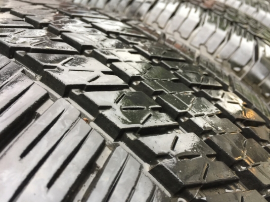 ยาง Bridgestone 265 60 18 ปี16 ดอกเต็ม สวยคม ไม่มีปะ ใช้ยาว ราคาไม่แพง ยาง Bridgestone 265 60 18 ปี16 ดอกเต็ม สวยคม ไม่มีปะ ใช้ยาว ราคาไม่แพง