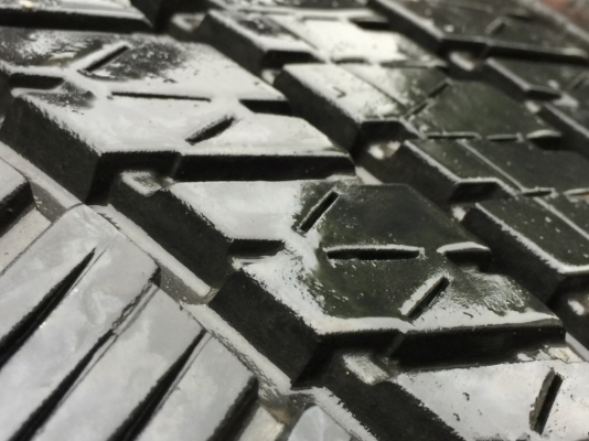 ยาง Bridgestone 265 60 18 ปี16 ดอกเต็ม สวยคม ไม่มีปะ ใช้ยาว ราคาไม่แพง ยาง Bridgestone 265 60 18 ปี16 ดอกเต็ม สวยคม ไม่มีปะ ใช้ยาว ราคาไม่แพง