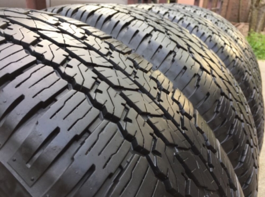 ยาง Bridgestone 265 65 17 ปลายปี16 ดอกเต็ม สวยคม ใช้ยาว ราคาไม่แพง ยาง Bridgestone 265 65 17 ปลายปี16 ดอกเต็ม สวยคม ใช้ยาว ราคาไม่แพง