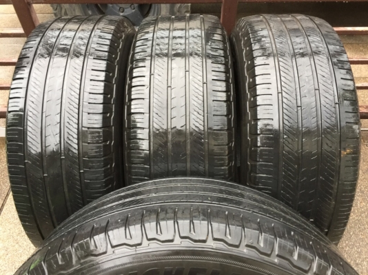 ยาง Michelin 265 70 16 สิ้นปี15 ดอกเยอะ เนื้อนิ่มๆ ราคาไม่แพง