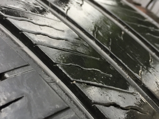 ยาง Michelin 265 70 16 สิ้นปี15 ดอกเยอะ เนื้อนิ่มๆ ราคาไม่แพง