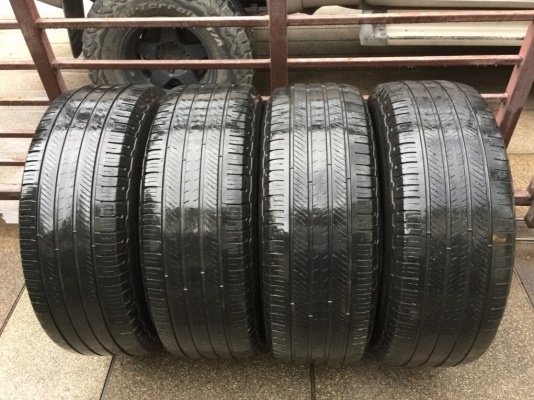 ยาง Michelin 265 70 16 สิ้นปี15 ดอกเยอะ เนื้อนิ่มๆ ราคาไม่แพง