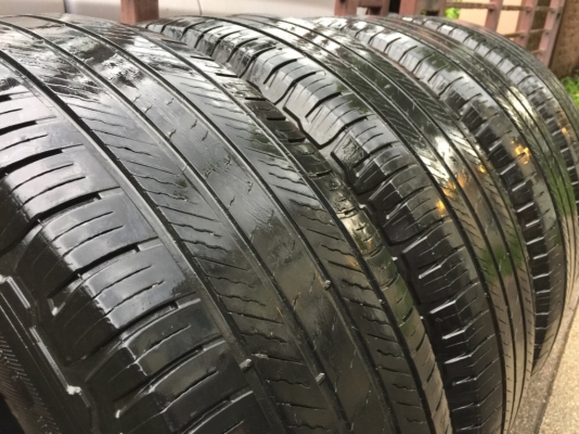 ยาง Michelin 265 70 16 สิ้นปี15 ดอกเยอะ เนื้อนิ่มๆ ราคาไม่แพง