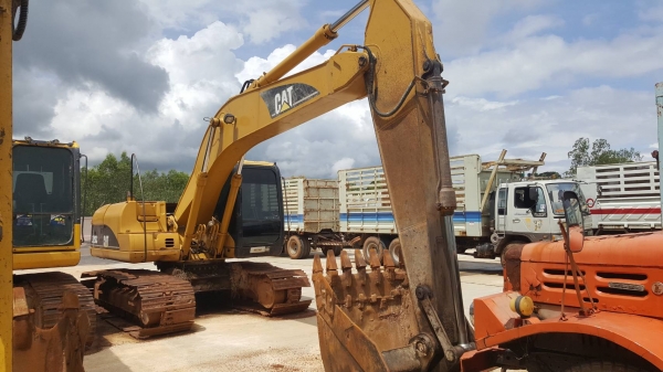 ขาย แบคโฮ CAT 320C เอกสารเล่มทะเบียนครบ เครื่องดี ปั้มดี ไฟเต็ม ช่วงล่าง 70\% ราคาต่อรองได้