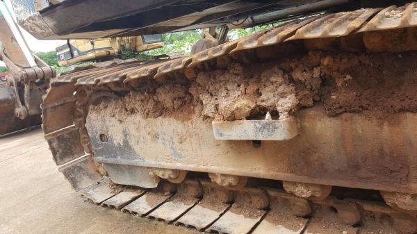 ขาย แบคโฮ KOMATSU PC220-3 เอกสารเล่มทะเบียนครบ ขายตามสภาพ ราคาต่อรองได้