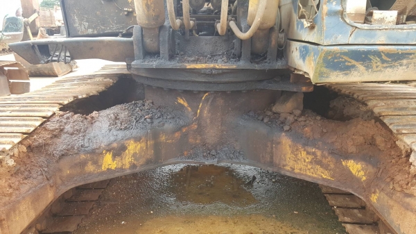 ขาย แบคโฮ KOMATSU PC220-3 เอกสารเล่มทะเบียนครบ ขายตามสภาพ ราคาต่อรองได้