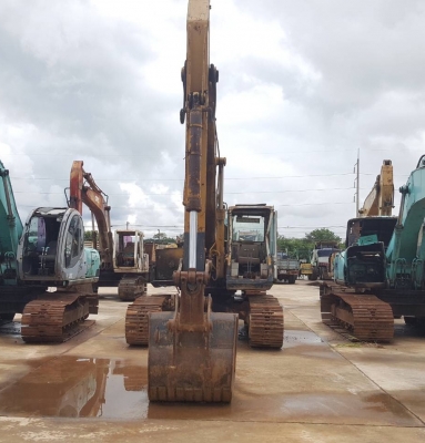 ขาย แบคโฮ KOMATSU PC220-3 เอกสารเล่มทะเบียนครบ ขายตามสภาพ ราคาต่อรองได้