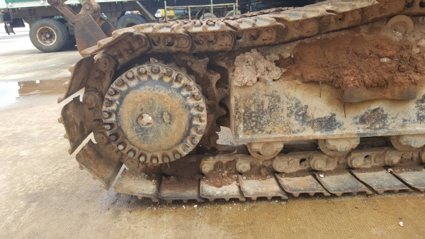 ขาย แบคโฮ KOMATSU PC220-3 เอกสารเล่มทะเบียนครบ ขายตามสภาพ ราคาต่อรองได้