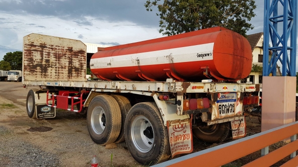 ขาย ลูกพ่วงพื้นเรียบสามเพลา อู่สมศักดิ์ ปี 52 สภาพสวยพร้อมใช้งาน เอกสารพร้อมโอน สนใจติดต่อเรา ดำสุโขทัย โทร 089-7087998,081-7855503 หรือเยี่ยมชมเว็บไซต์ www.dum-sukhothai.com #เรายินดีให้บริการคร่า..... ขาย ลูกพ่วงพื้นเรียบสามเพลา อู่สมศักดิ์ ปี 52 สภาพสวยพร้อมใช้งาน เอกสารพร้อมโอน สนใจติดต่อเรา ดำสุโขทัย โทร 089-7087998,081-7855503 หรือเยี่ยมชมเว็บไซต์ www.dum-sukhothai.com #เรายินดีให้บริการคร่า.....