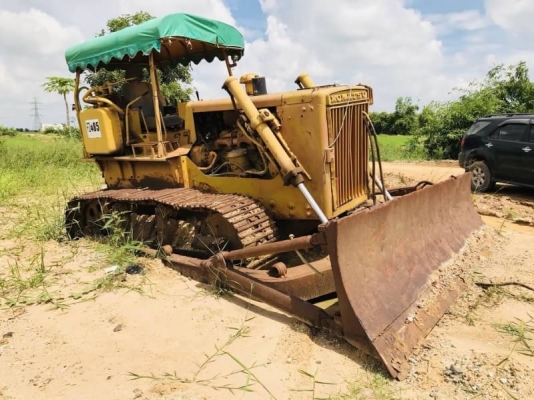ขาย 165,000 บาท KOMATSU D60-3 เครื่องพอใช้. โช่บาง บู๊ตแตก ปั้มดี  เอกสารชื้อขาย.   รถอยู่ จ.อยุธยา โทร&amp;ไอดีไลน์. 0610710295