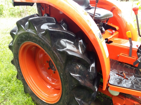 ขายรถไถ KUBOTA L3608 4WD รถสภาพเดิมๆใช้งานน้อย660ชั่วโมง มีอุปกรณ์2ชิ้น ใบมีดันหน้า+ผานพวนดิน เจ้าของทำงานเป็นหมออยู่โรงพยาบาล รถใช้งานน้อยไม่มีเวลาขับจอดไว้เฉยๆเลยอยากขายออก เกียร์ดี ไฮโดรลิกดีไม่มีเยิ้ม่ รถไม่เคยรับจ้าง ไถ่แต่สวนของตัวเองใช้งานน้อย ซื้อ