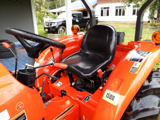 ขายรถไถ KUBOTA L3608 4WD รถสภาพเดิมๆใช้งานน้อย660ชั่วโมง มีอุปกรณ์2ชิ้น ใบมีดันหน้า+ผานพวนดิน เจ้าของทำงานเป็นหมออยู่โรงพยาบาล รถใช้งานน้อยไม่มีเวลาขับจอดไว้เฉยๆเลยอยากขายออก เกียร์ดี ไฮโดรลิกดีไม่มีเยิ้ม่ รถไม่เคยรับจ้าง ไถ่แต่สวนของตัวเองใช้งานน้อย ซื้อ