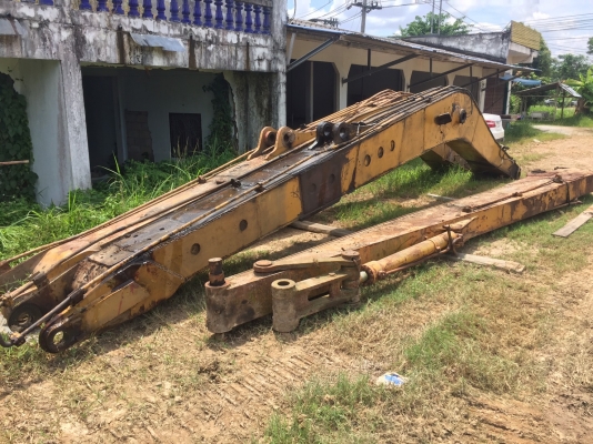 บูมยาวประมาณ 17ม. ยกลงจาก pc300-6 มี 2 ชุด