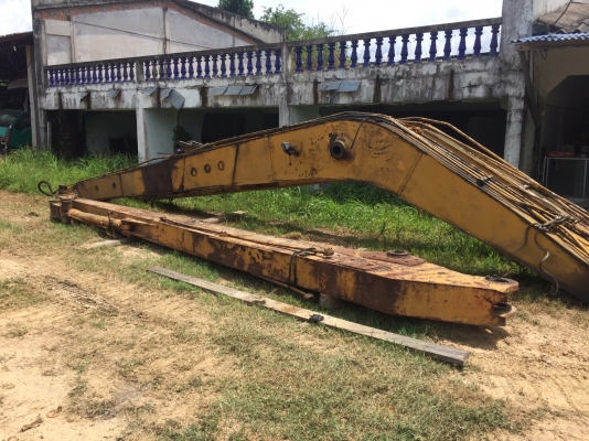 บูมยาวประมาณ 17ม. ยกลงจาก pc300-6 มี 2 ชุด