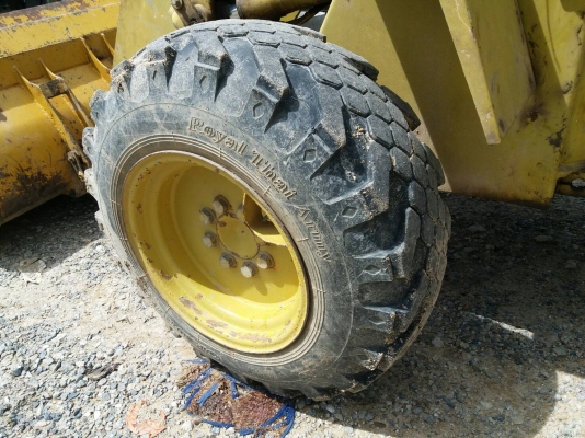 รถตัก TCM 820. สนใจติดต่อ 081 - 6079515 รถตัก TCM 820. สนใจติดต่อ 081 - 6079515