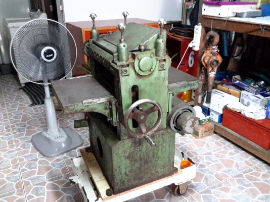 เครื่องไสไม้ Dainichi ไสได้กว้างขนาด 12 นิ้ว