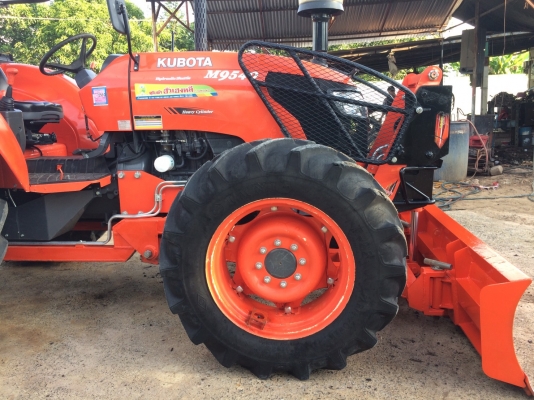 ขายรถไถคูโบต้า M9540 สีเดิมจากโรงงาน สวยเหมือนใหม่ รถทำงาน 787 ชั่วโมง เล่มพร้อม ปี58 รถยึด ราคาเพียง 968,000 บาท โทร 081-9136451 คุนโบว์ ขอดูรูปเพิ่มเติม Line:Bow6451 ค่ะ พร้อมจัดส่งฟรีทั่วประเทศ