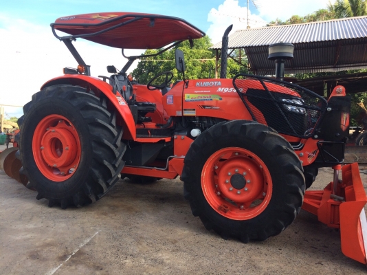 ขายรถไถคูโบต้า M9540 สีเดิมจากโรงงาน สวยเหมือนใหม่ รถทำงาน 787 ชั่วโมง เล่มพร้อม ปี58 รถยึด ราคาเพียง 968,000 บาท โทร 081-9136451 คุนโบว์ ขอดูรูปเพิ่มเติม Line:Bow6451 ค่ะ พร้อมจัดส่งฟรีทั่วประเทศ