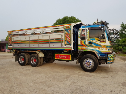 ขายเดก้า270 ปี48 เครื่องดำ เกียร์เดิม กระบะเนียมซุ่นชัย มือเดียวป้ายแดง