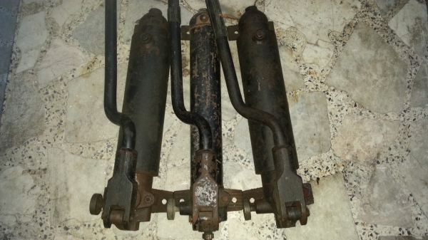 ขายกระบอกอัดไฮโดรลิค อันละ 2,200