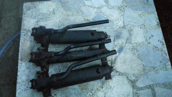 ขายกระบอกอัดไฮโดรลิค อันละ 2,200