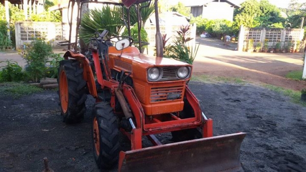 เก่นอก L2000DT สองเพลา พร้อมดันหน้า ผาลหลัง3 เก่นอก L2000DT สองเพลา พร้อมดันหน้า ผาลหลัง3