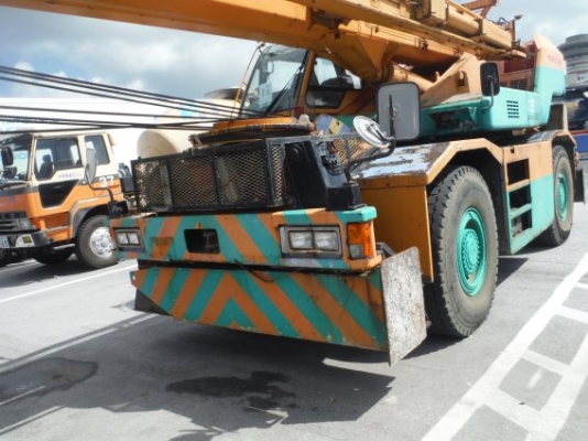 รถเครนล้อยาง4ล้อ Tadano