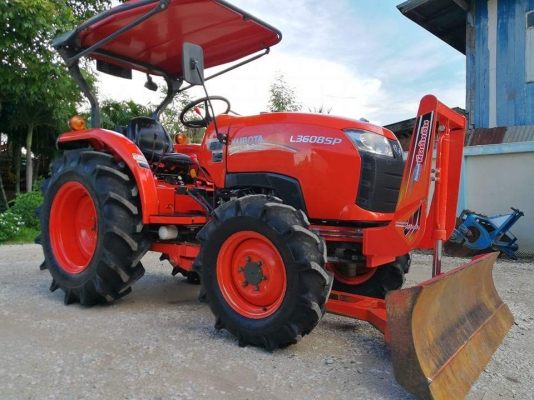 คูโบต้า L3608SP 4 WD  รถเกรด A ใบมีดตราช้าง ตัดหญ้าใหม่ ทำงาน 264 ชั่วโมง