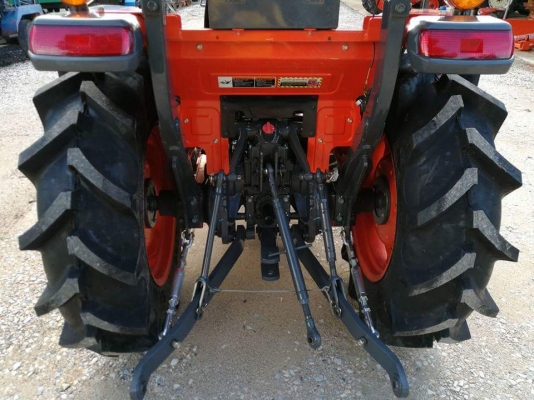 คูโบต้า L3608SP 4 WD  รถเกรด A ใบมีดตราช้าง ตัดหญ้าใหม่ ทำงาน 264 ชั่วโมง