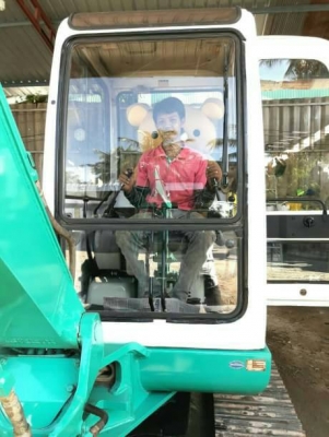 KOMATSU PC40-7 รถสวย เครื่องดี ปั้มปกติ ไม่มีโหลด ช่วงล่างเต็ม พร้อมใช้งาน ราคาต่อรองได้ ติดต่อ 0872