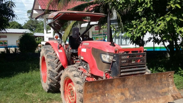 ขายรถไถm7040เอกสารทะเบียน ใบดันหน้า ผานหลังสภาพพร้อมใช้งาน