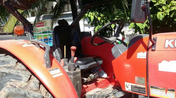 ขายรถไถm7040เอกสารทะเบียน ใบดันหน้า ผานหลังสภาพพร้อมใช้งาน