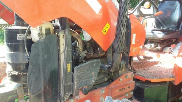 ขายรถไถm7040เอกสารทะเบียน ใบดันหน้า ผานหลังสภาพพร้อมใช้งาน