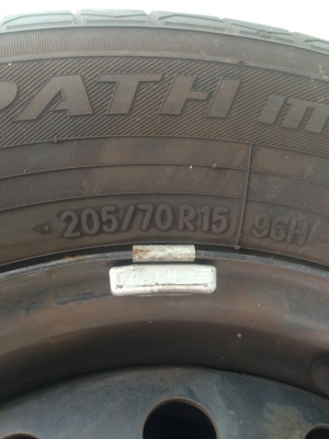 ขายด่วน ยาง TOYO TRANPATH MPZ 205/70R15 96H มือสอง จากญี่ปุ่น สภาพดีมากเส้นละ 1,950